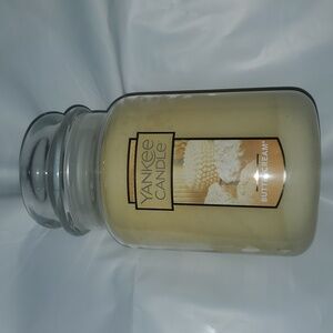 Yankee Candle 22oz Classic Parrafin Jar - Buttercream